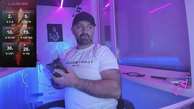 Snapshot of MAGABEAR077 chatting on November 27, 2025, 2:17 pm MAGABEAR077 online show from November 27, 2025, 2:17 pm