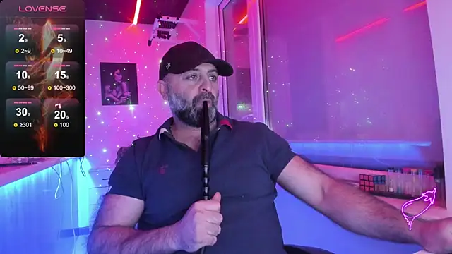 Snapshot of MAGABEAR077 chatting on December 15, 2025, 9:15 am MAGABEAR077 online show from December 15, 2025, 9:15 am