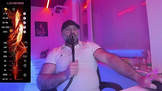 Snapshot of MAGABEAR077 chatting on February 1, 2026, 9:35 pm MAGABEAR077 online show from February 1, 2026, 9:35 pm