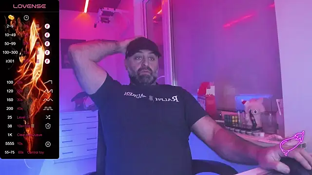 Snapshot of MAGABEAR077 chatting on January 18, 2026, 11:35 am MAGABEAR077 online show from January 18, 2026, 11:35 am