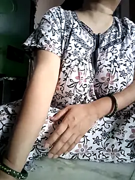 Snapshot of Kavya_kapoor chatting on April 4, 2026, 4:19 am Kavya kapoor online show from April 4, 2026, 4:19 am