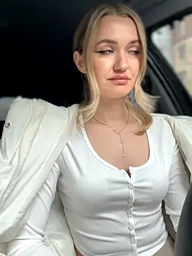 Devill Angel  online show from November 17, 2025, 9:24 am