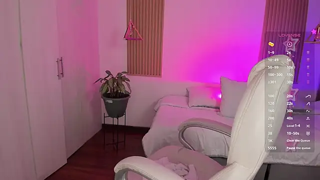 Kendall Bunnyy online show from November 29, 2025, 7:47 pm