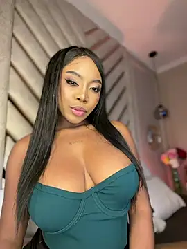 Lola King online show from July 8, 2026, 4:35 am