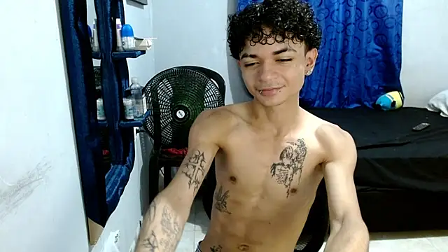 Snapshot of Lovebeng_ chatting on March 12, 2025, 10:39 pm Lovebeng  online show from March 12, 2025, 10:39 pm