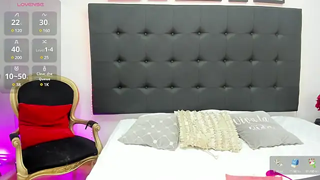 Snapshot of SaraDreamss chatting on February 21, 2025, 8:49 pm SaraDreamss online show from February 21, 2025, 8:49 pm