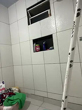 Snapshot of Vih222 chatting on February 25, 2026, 10:31 pm Vih222 online show from February 25, 2026, 10:31 pm