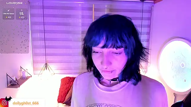 Ghosty Doll online show from April 15, 2026, 8:20 pm