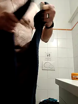 pascalino100 online show from April 19, 2026, 5:58 pm