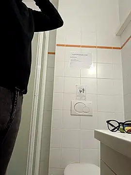 pascalino100 online show from April 22, 2026, 5:58 am