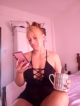 Loliluz 2095 online show from March 12, 2026, 12:31 pm