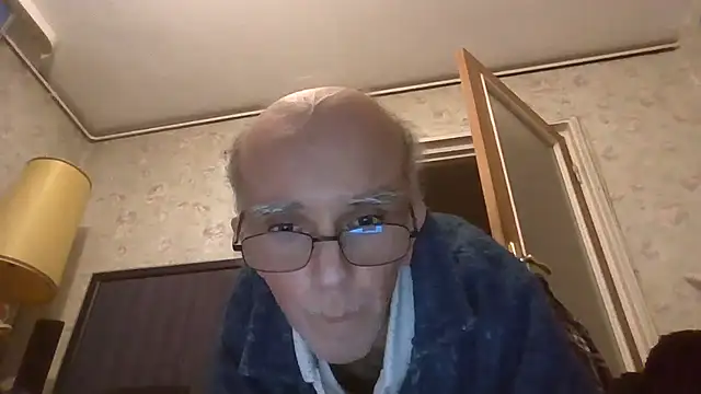 mariusica1xh online show from March 28, 2026, 11:17 pm