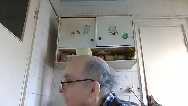 mariusica1xh online show from March 15, 2026, 3:19 pm