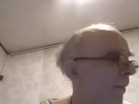 mariusica1xh online show from October 20, 2025, 7:14 pm