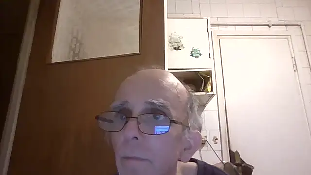 mariusica1xh online show from April 8, 2026, 9:27 pm