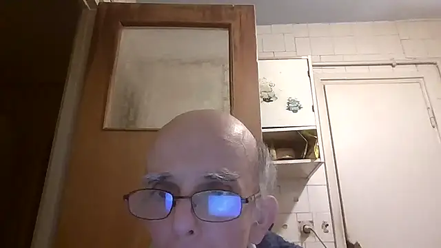 mariusica1xh online show from March 21, 2026, 4:55 pm