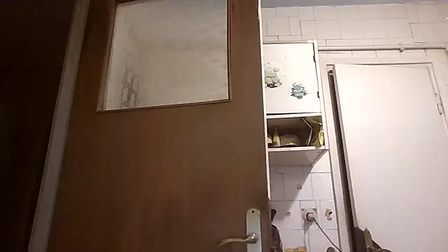 mariusica1xh online show from March 18, 2026, 5:36 pm