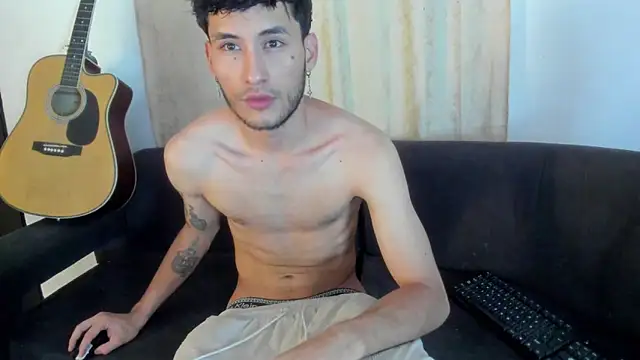 Henrikk senn online show from November 2, 2025, 9:03 am