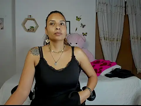 mykaelahoney online show from November 22, 2025, 4:22 am
