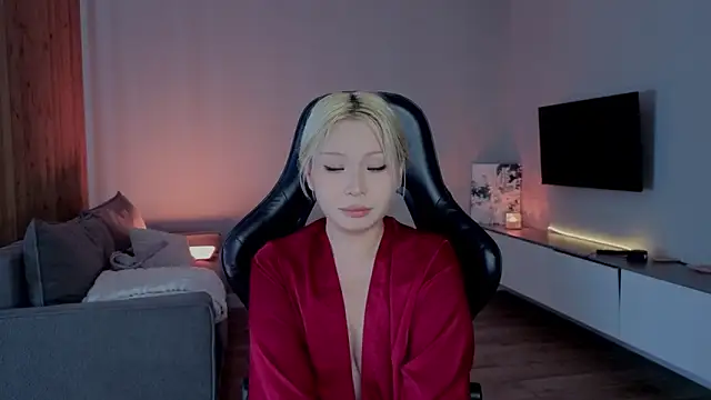 RileyMee online show from April 7, 2026, 5:09 am