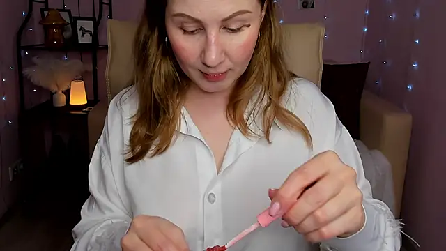 Helens love online show from March 21, 2025, 2:18 am