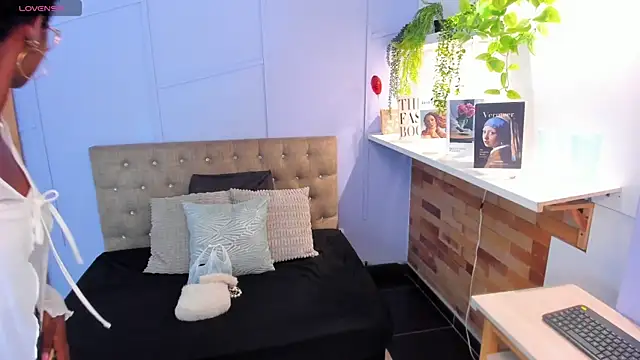 amber-hill online show from July 18, 2026, 12:14 pm