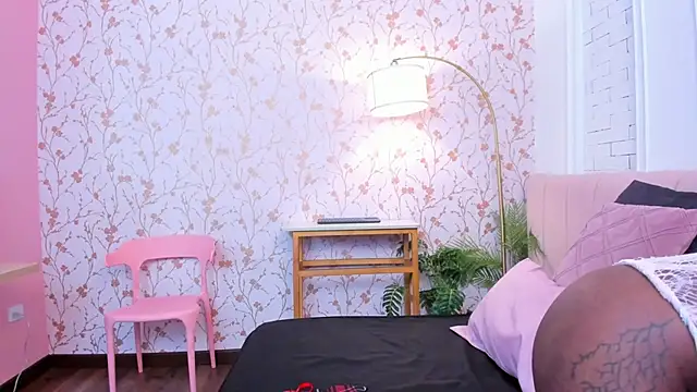 amber-hill online show from April 9, 2026, 11:38 am