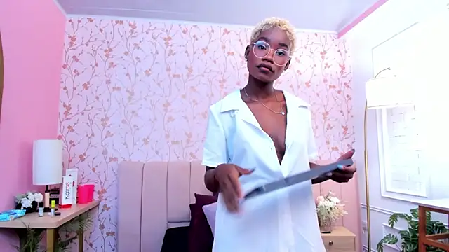 amber-hill online show from February 13, 2026, 7:25 pm