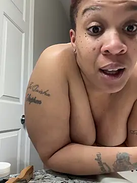Snapshot of SexyHoneyRedd chatting on January 4, 2025, 10:34 pm SexyHoneyRedd online show from January 4, 2025, 10:34 pm