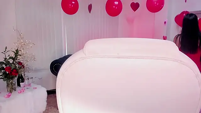 Snapshot of naomii_campbell_ chatting on February 14, 2025, 12:57 pm naomii campbell online show from February 14, 2025, 12:57 pm