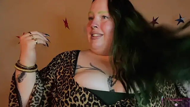 Snapshot of MissBika chatting on April 4, 2026, 9:21 pm MissBika online show from April 4, 2026, 9:21 pm