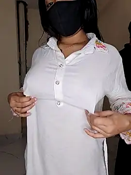 Snapshot of riya190 chatting on February 5, 2026, 7:04 am riya190 online show from February 5, 2026, 7:04 am