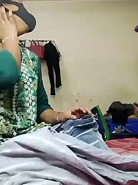 riya190 online show from February 4, 2025, 6:06 pm