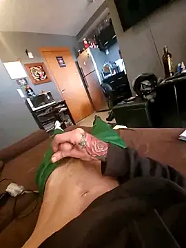 Snapshot of Danny_White_Gold chatting on October 21, 2025, 7:13 pm Danny White Gold online show from October 21, 2025, 7:13 pm