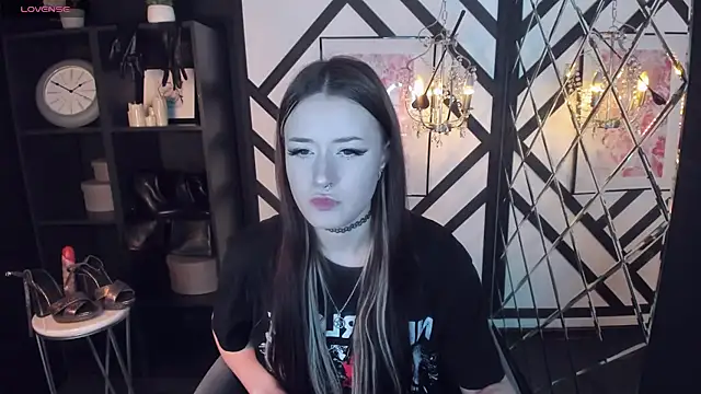 Snapshot of Lily_Moonlight chatting on February 12, 2025, 1:37 pm Lily Moonlight online show from February 12, 2025, 1:37 pm