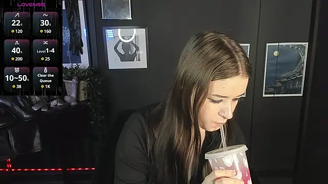 Snapshot of Lily_Moonlight chatting on January 22, 2025, 3:51 pm Lily Moonlight online show from January 22, 2025, 3:51 pm