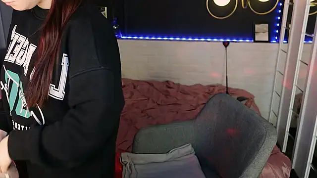 Snapshot of Lily_Moonlight chatting on February 1, 2026, 8:01 am Lily Moonlight online show from February 1, 2026, 8:01 am