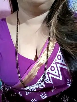 Snapshot of Beautyy38 chatting on February 3, 2026, 3:04 am Beautyy38 online show from February 3, 2026, 3:04 am