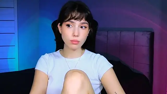 Stacy Gonzales  online show from November 11, 2025, 10:21 am