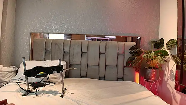 Snapshot of RoseTaylor__ chatting on February 14, 2026, 4:56 am RoseTaylor online show from February 14, 2026, 4:56 am