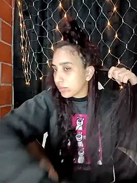 ifeelverywet andhot online show from November 5, 2025, 6:55 pm