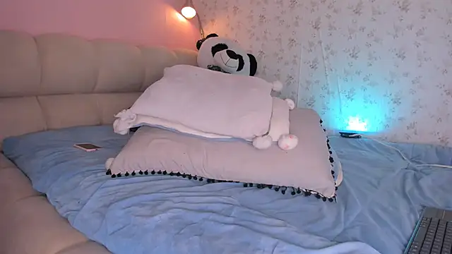 kitty miaa online show from February 25, 2025, 3:31 am