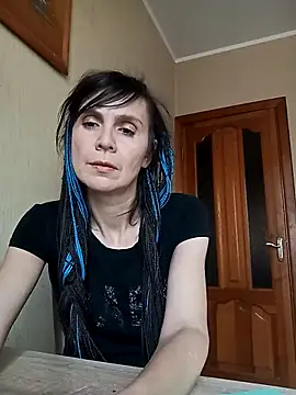 Francenia lolis online show from November 1, 2025, 10:42 am