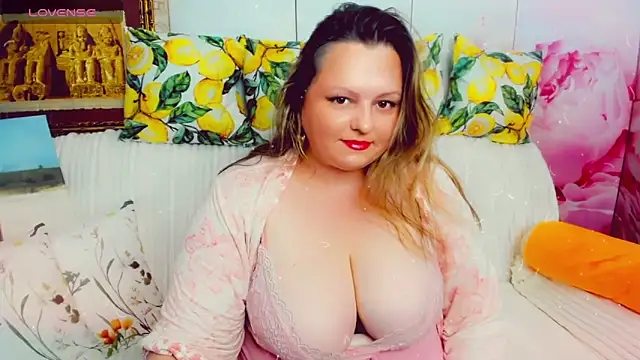 KlaraHoll online show from May 30, 2026, 3:17 pm