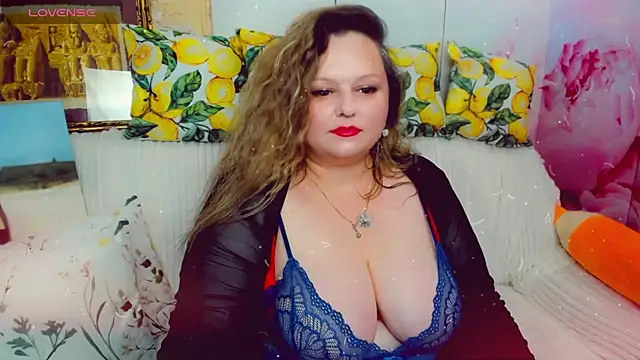 KlaraHoll online show from June 25, 2026, 3:50 pm