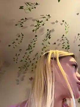 -Sexy Barbie- online show from November 10, 2025, 3:00 am