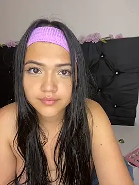 Snapshot of alisson_carolina73 chatting on February 10, 2025, 8:20 am alisson carolina73 online show from February 10, 2025, 8:20 am