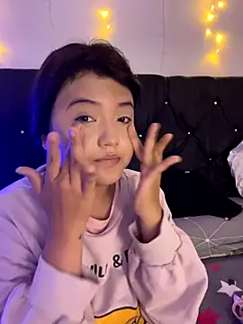 alisson carolina73 online show from November 20, 2025, 10:42 pm