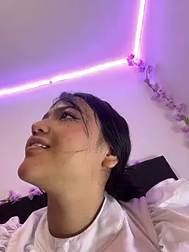 Snapshot of alisson_carolina73 chatting on February 13, 2025, 3:29 am alisson carolina73 online show from February 13, 2025, 3:29 am