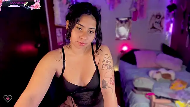 kiki cavilll online show from February 15, 2025, 1:21 am